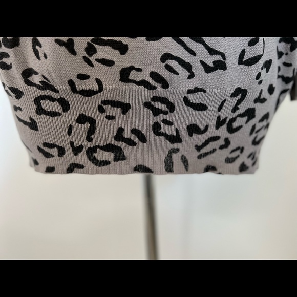 Gray/Black Cheetah Print Sweater - Picture 4 of 6